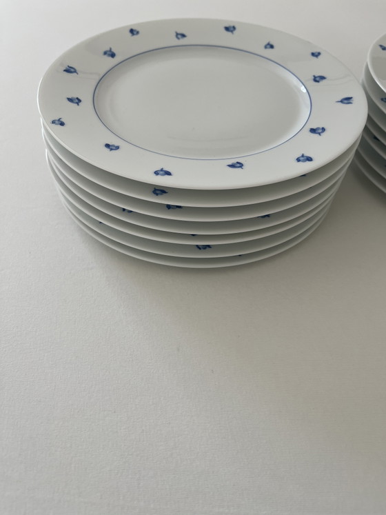 Image 1 of Vaisselle Lalique Muquet 14 assiettes petit déjeuner