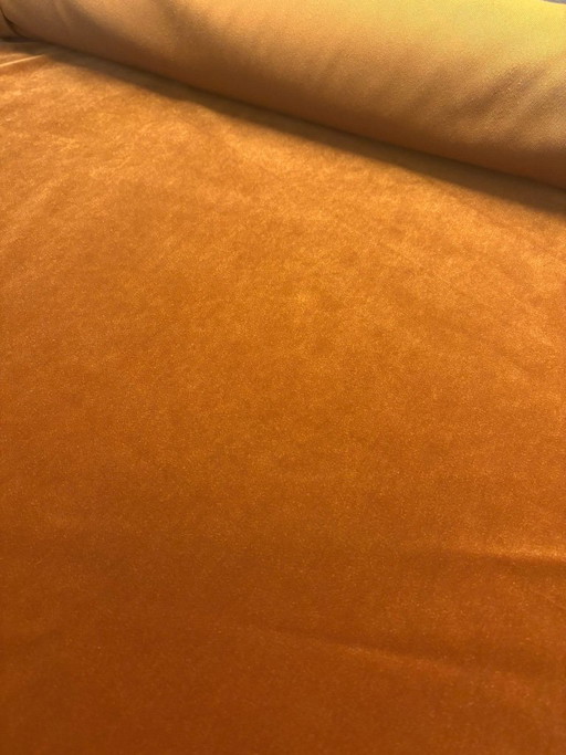 Zimmer Rohde oranje, Infinity plus stof