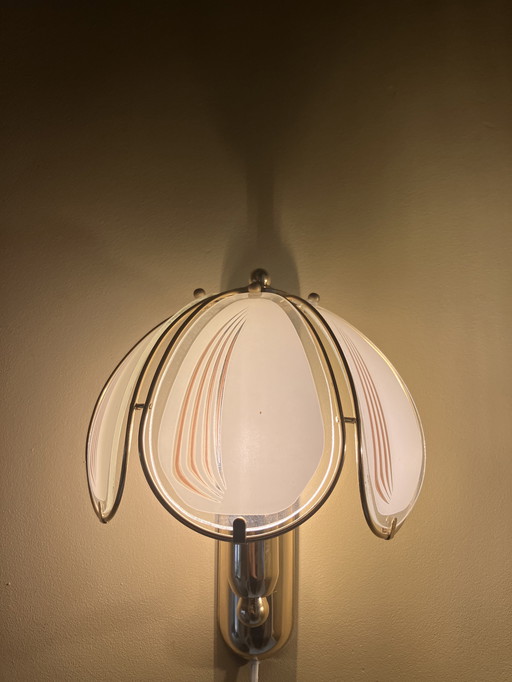 Hollywood Regency wandlampje messing glas wandlamp