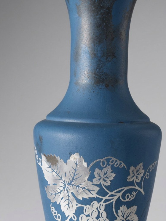 Petit vase en verre ambré revêtu de bleu – Décor de vigne – 14 cm – Glass (photo 6 of 9)