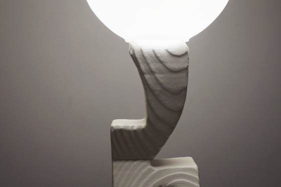 Image 1 of Sculpturale houten tafellamp, vintage handgemaakte, witgekalkte essenhouten brutalistische lamp, organisch moderne nachtlamp.