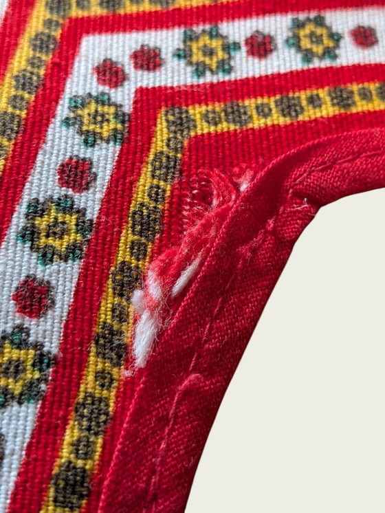 Image 1 of Rot-weißer Weihnachtsstern aus Baumwolle – Platzdeckchen mit Engeln & Sternen, 33cm