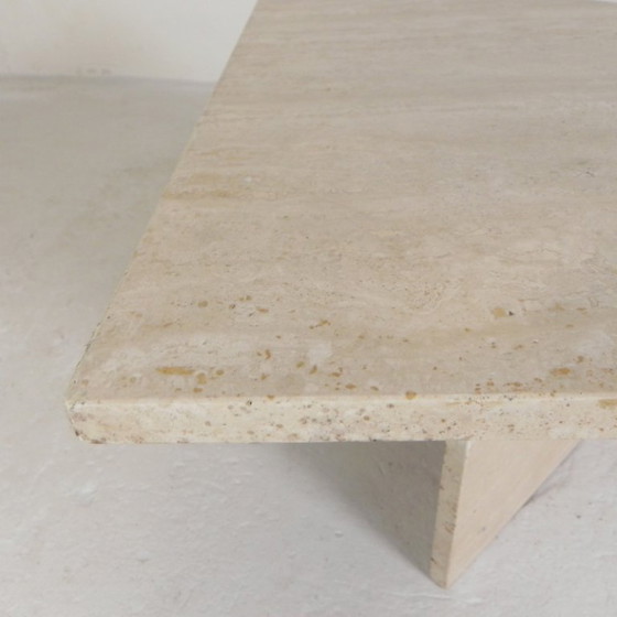 Image 1 of Mid Century travertin salontafel met driehoekig blad, jaren 70