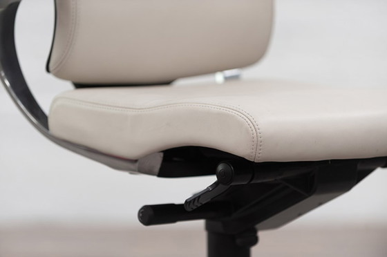 Image 1 of Dauphin In Touch 5410 Executive chair