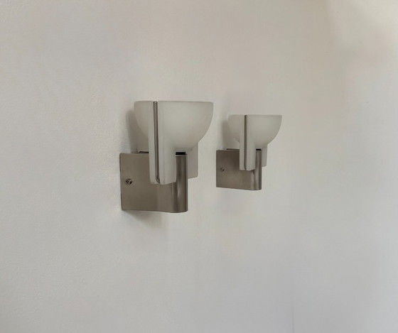 Image 1 of Coppia di applique vintage, metallo cromato e vetro sabbiato stampato, Italia, 1980