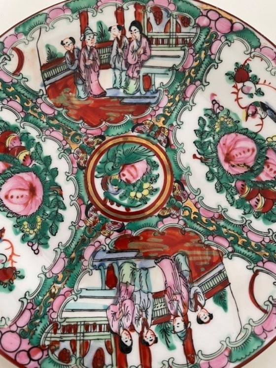 Plato decorativo de porcelana china antigua con medallón de rosa – Loza, Porcelain (photo 2 of 8)