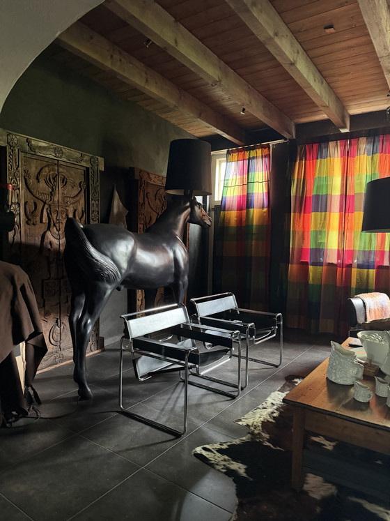 Cavallo con paralume. A grandezza naturale. Poliestere. – Moooi, Lampade da terra, Polyester (photo 3 of 5)