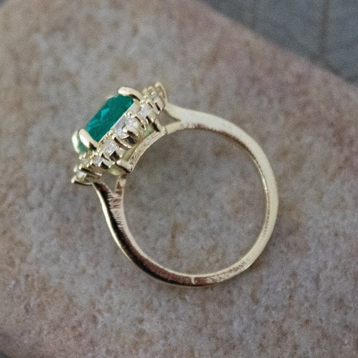 Ring with Emerald Green Glass Cabochon and Rhinestones