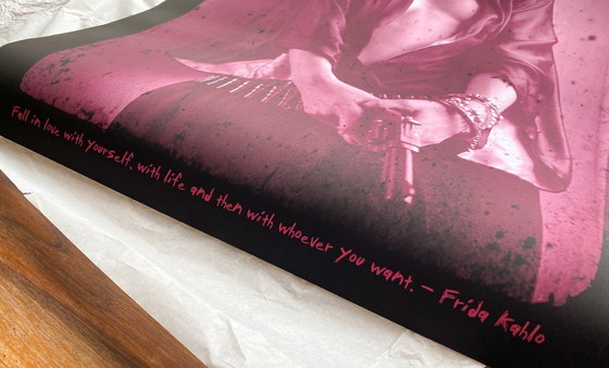 Image 1 of Frida Kahlo - Pittrice e icona femminista - poster 60x90 cm