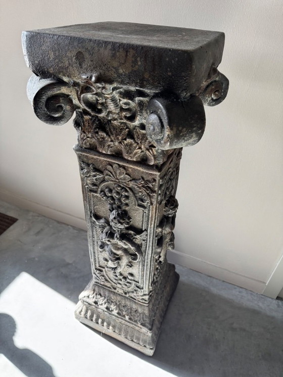 Image 1 of Unieke Franse Piédestalle - Zuil schitterende Patina 