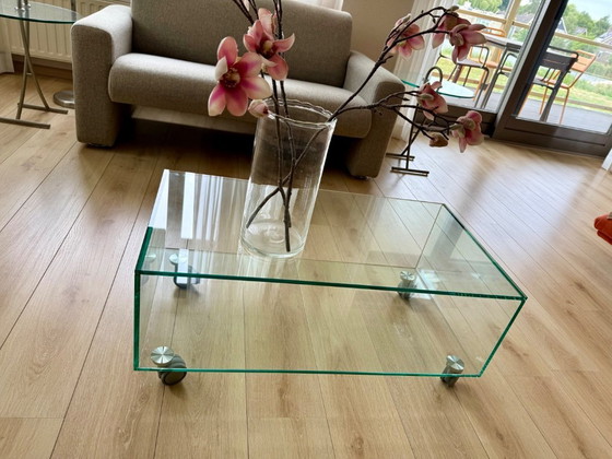 Image 1 of Couchtisch aus Glas auf Rollen
