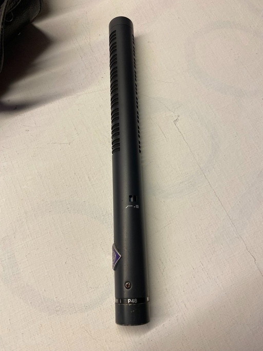 Neuman KMR 81 microphone with leather case