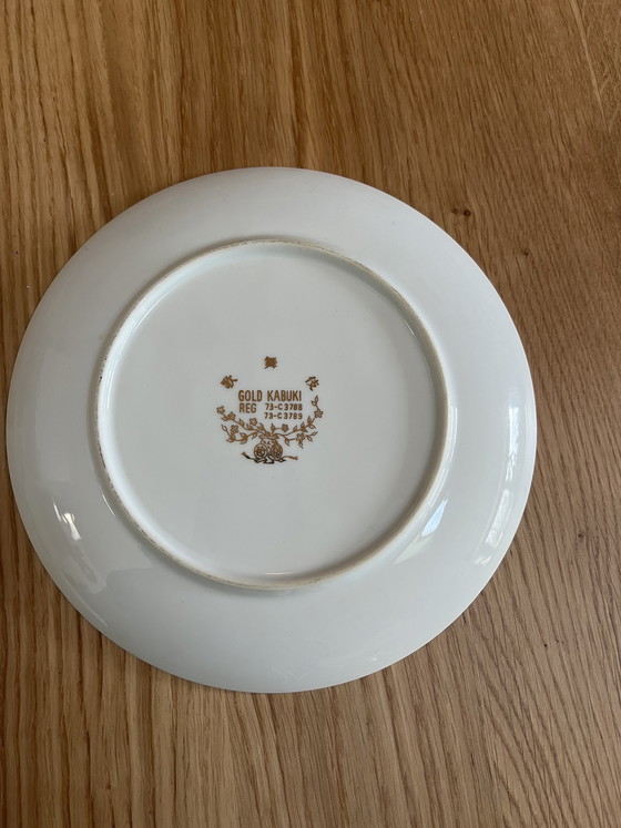 Image 1 of Vintage Japans Imari porseleinen decoratief bord met bloemmotieven