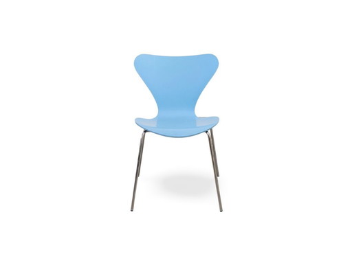 Fritz Hansen Series 7 Chair Light Blue 3107 Chair Arne Jacobsen