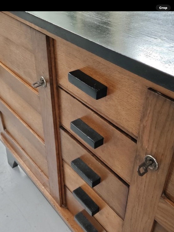 Rene Gabriel dressoir in Franse eikenhouten stijl uit het midden van de 20e eeuw – Wood (photo 5 of 6)