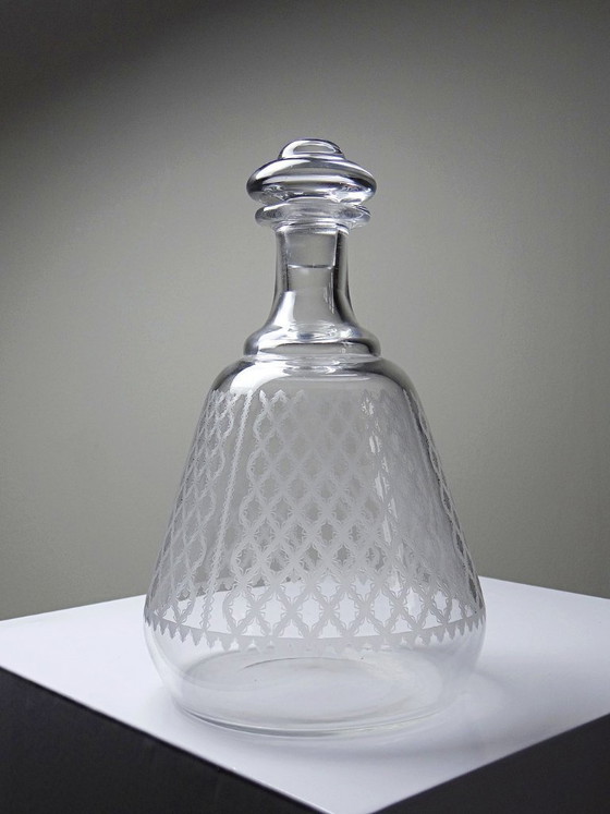 Image 1 of Carafe en cristal gravé modèle "Alhambra" Baccarat années 1900-1920