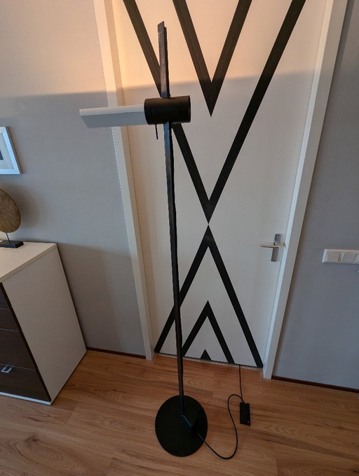 Luci “Caltha” Vloerlamp – Gianfranco Frattini (1982) – Lucitalia, vloerlampen, Plastic, Metal