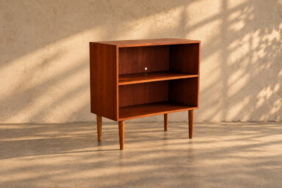 Vintage small bookcase | cabinet | 60s | Danish – Wood (photo 2 of 5)