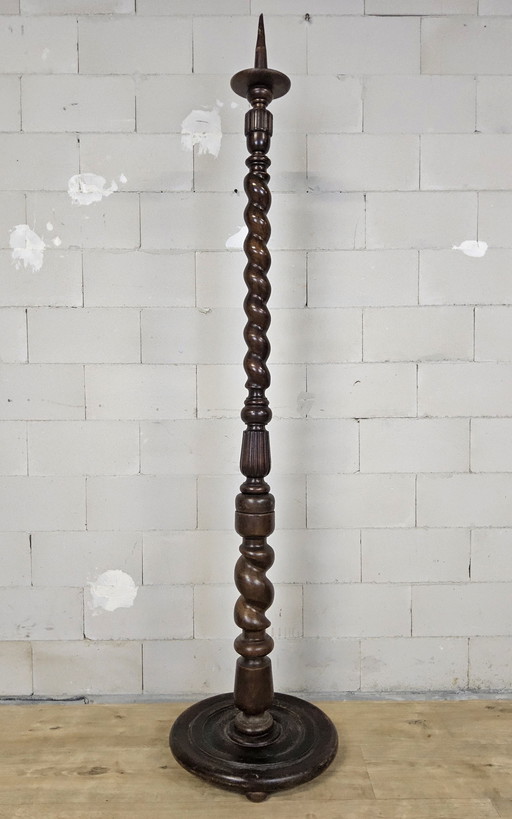 Candeliere antico in legno del XIX secolo, stile giacobino, a spirale, per grande chiesa (altezza 166 cm).