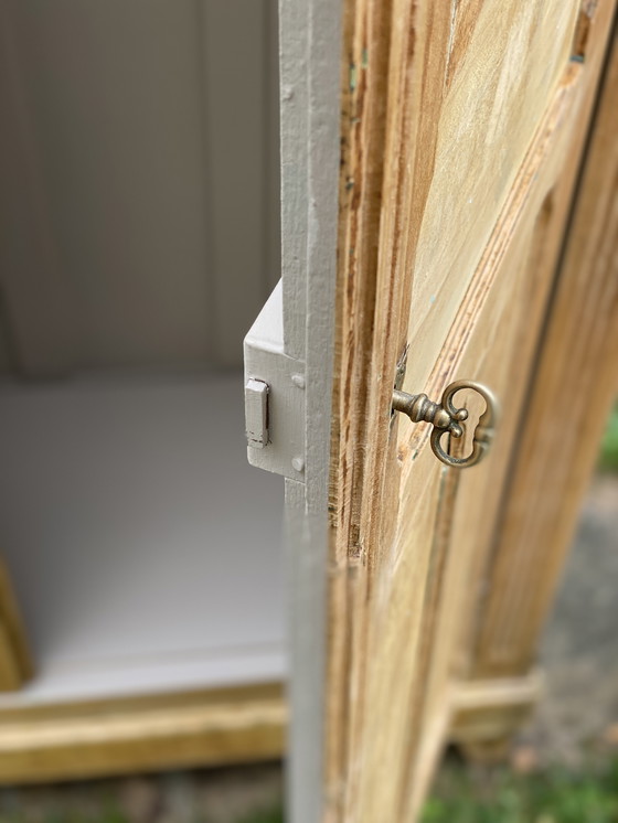 Image 1 of Armadio parigino in legno massello