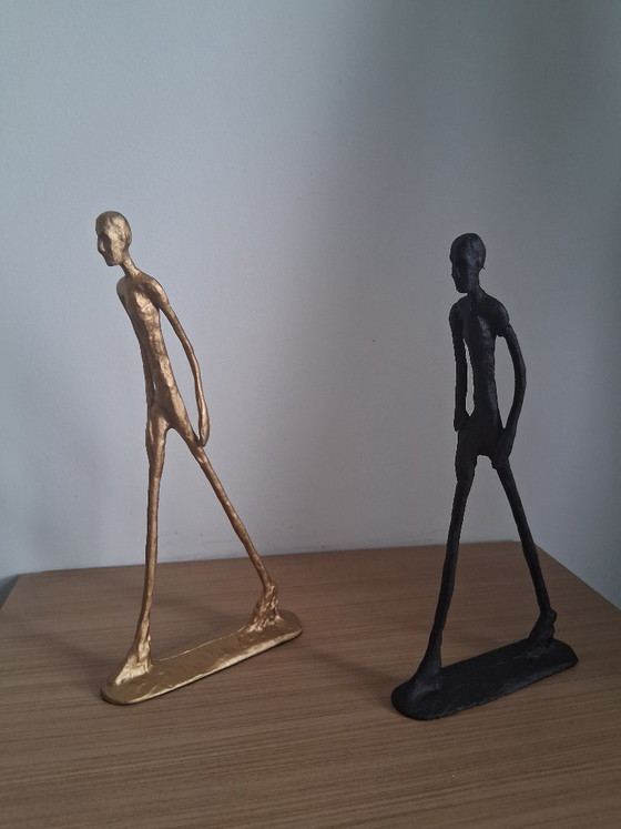 Ensemble de 2 nouvelles sculptures d'après Giacometti en fer noir et or – Iron (photo 5 of 17)