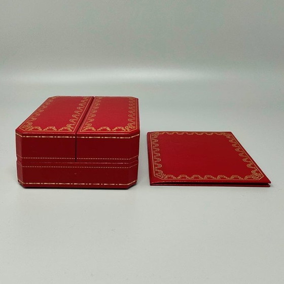 Image 1 of Cartier "Romane" reis- en bureauwekker uit de jaren 80, verguld met 18 karaats goud, inclusief originele doos en papieren.