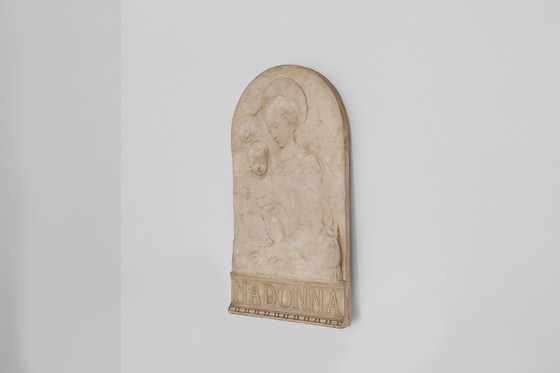 Image 1 of Bajorrelieve en estuco de Virgen con niño de Antonio Rossellino, Italia ca. 1880