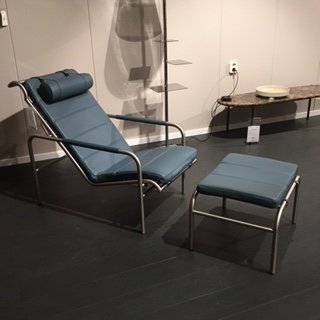 Sillón Zanotta Genni con reposapiés