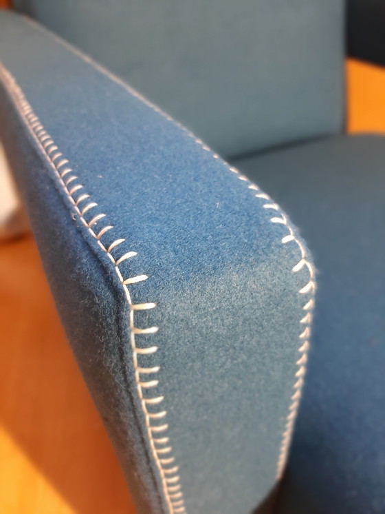 Image 1 of Cassina Utrecht 637, nueva, nunca usada, en tela de lana azul petróleo (serie 13L), costuras de caballo