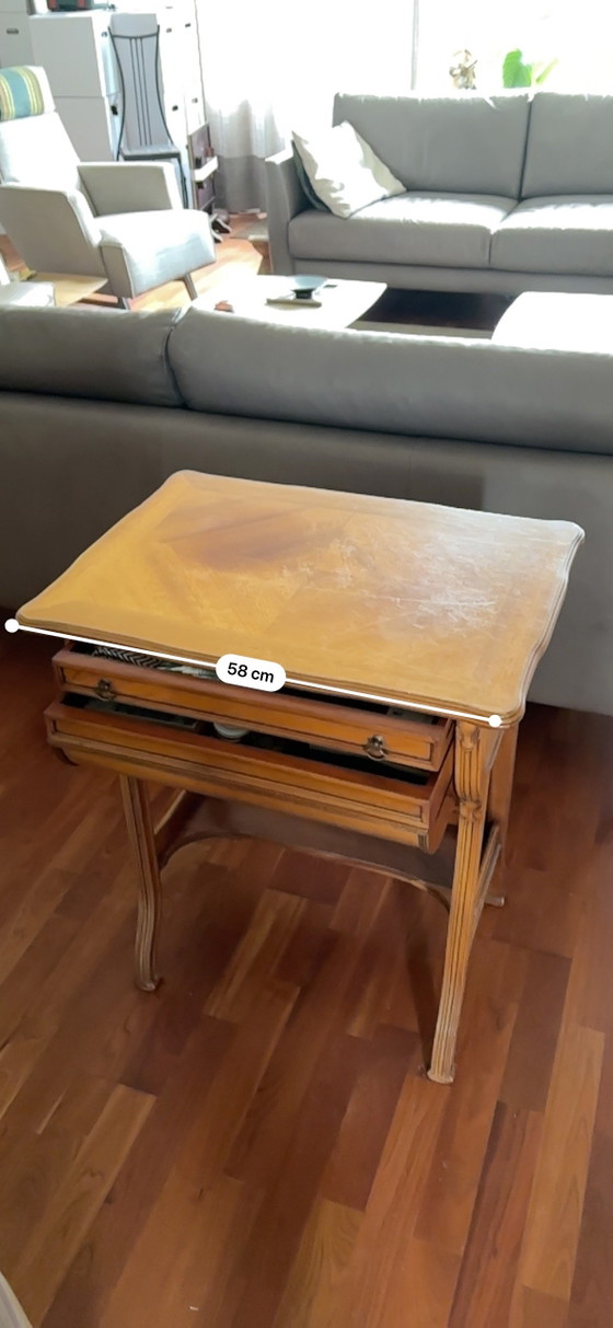 Image 1 of petite table d'entrée