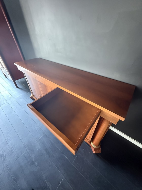 Image 1 of Elegante verfijnde Italiaanse buffetkast van uitmuntende kwaliteit