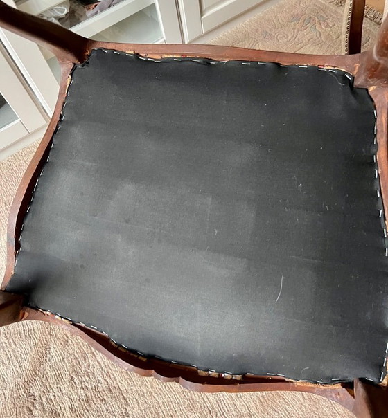 Image 1 of Pareja de sillones estilo Luis, tallados a mano, que necesitan restauración.