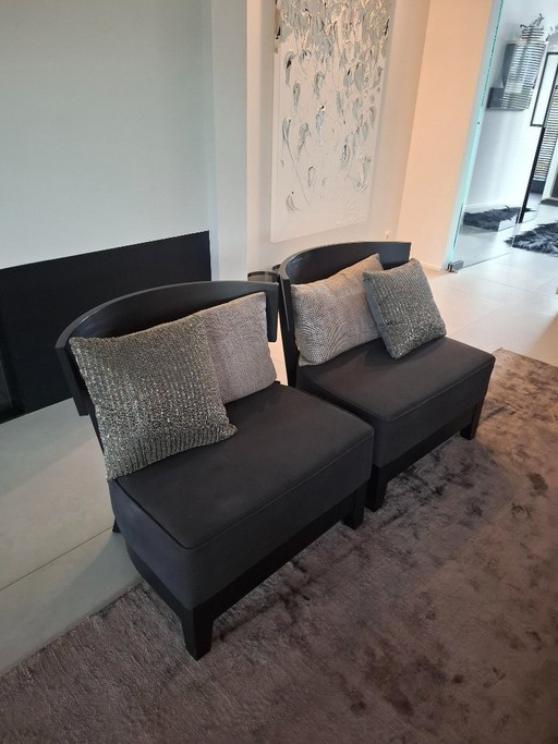 Nombreux coussins décoratifs (choisis par l'architecte d'intérieur)