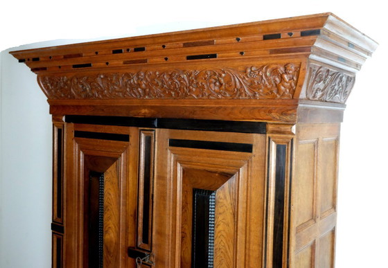 Image 1 of Armario de cojines de Gelderland, hacia 1650/ Gelderland Cushion Cabinet, 1650