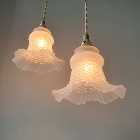 Set di lampade a sospensione vintage antiche in vetro satinato. – Metal (photo 15 of 18)