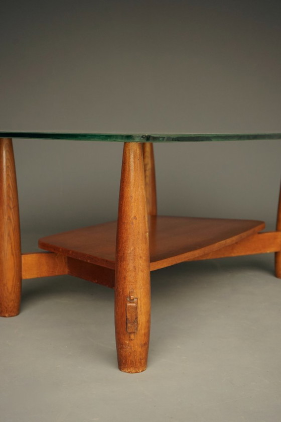 Image 1 of Grote art-deco salontafel met opvallend glazen blad, jaren 1940