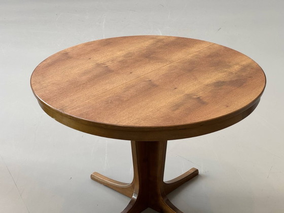 Image 1 of Extendable round table made of walnut wood, 1960s