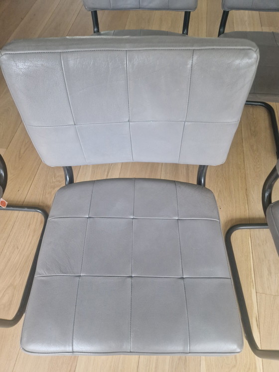 Image 1 of 6 chaises de salle à manger en cuir gris