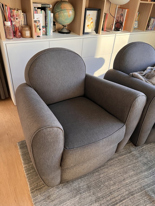 2 Solid Club chairs