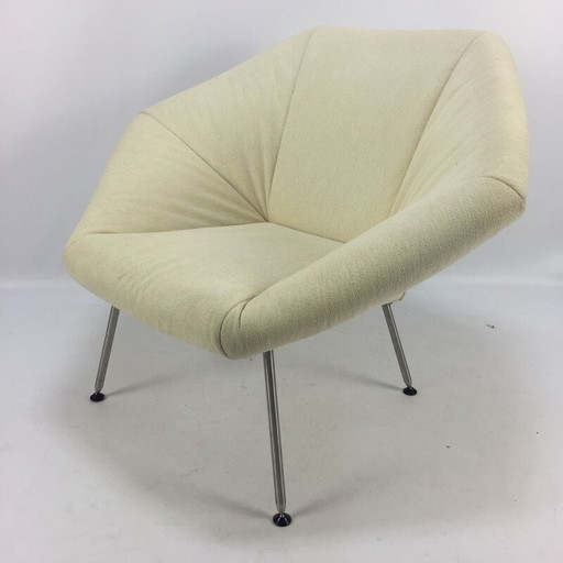 Fauteuil cocktail vintage avec pieds en métal et tissu