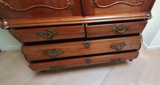 Image 1 of Antiek Hollandse gebogen kabinet (17e eeuw) 