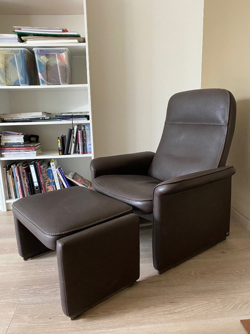 De Sede DS-50 Relaxsessel + Hocker – verstellbare Rückenlehne – Nackenstütze aus Leder