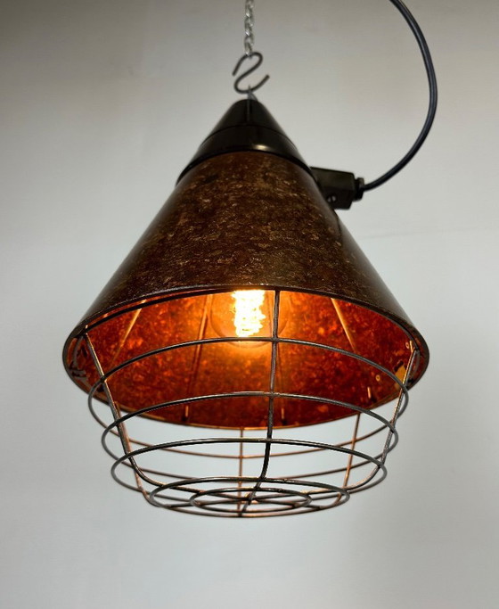 Image 1 of Lampada a sospensione industriale in bachelite marrone di VEB Narva, anni '60