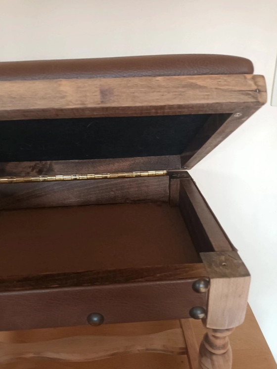 Image 1 of Tabouret de rangement latéral