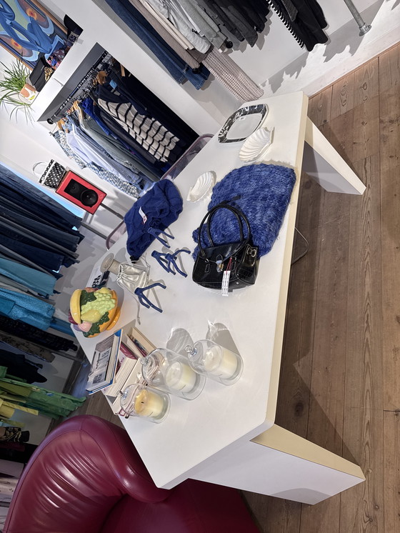 Image 1 of La table à manger de Hulshoff est unique !