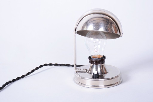 Restaurierte Bauhaus Tischlampe, verchromter Stahl, Tschechisch, 1930er Jahre