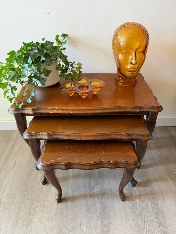 Set di 3 tavolini a incastro stile Queen Anne – Wood, Vintage (photo 3 of 6)