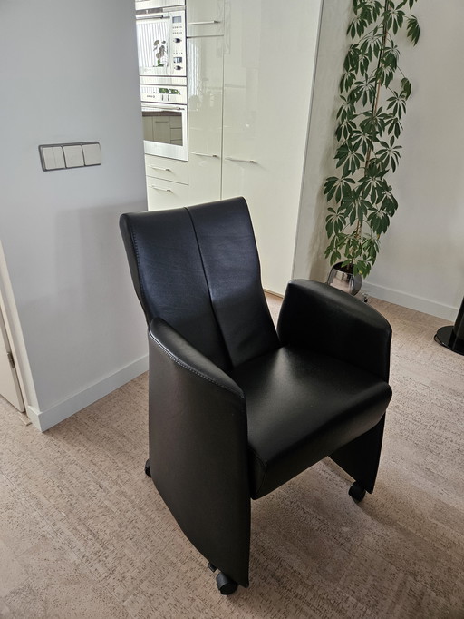 Leolux Esszimmerstühle mit Lenkrollen