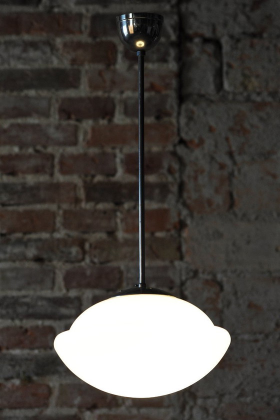 Lampadario Art Déco restaurato, di Napako, modello 4121, in cromo e vetro, di fabbricazione ceca, anni '30. (photo 8 of 8)