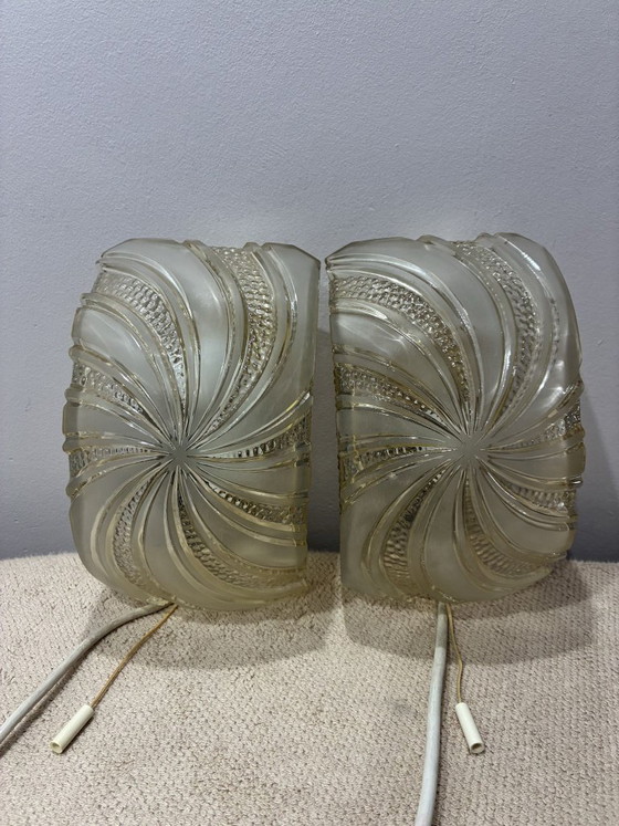 Par de apliques de cristal tallado texturizado, años 70, Vidrio, Metal, Transparente, 1970 (foto 2 de 7)